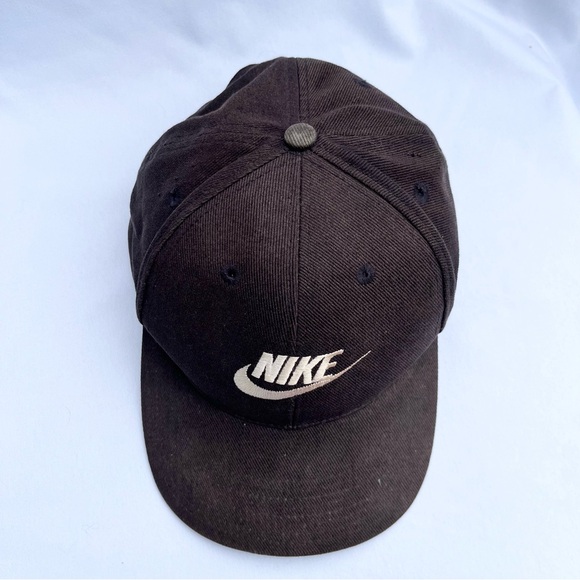 Vintage Nike Embroidered Spellout Logo Swoosh Faded Black Snapback Hat Cap - Picture 8 of 14